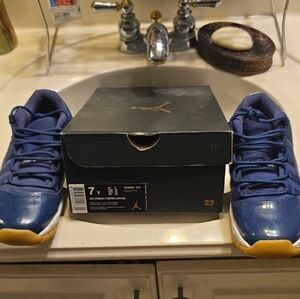 Jordan Kids Sneakers in Blue and Gold